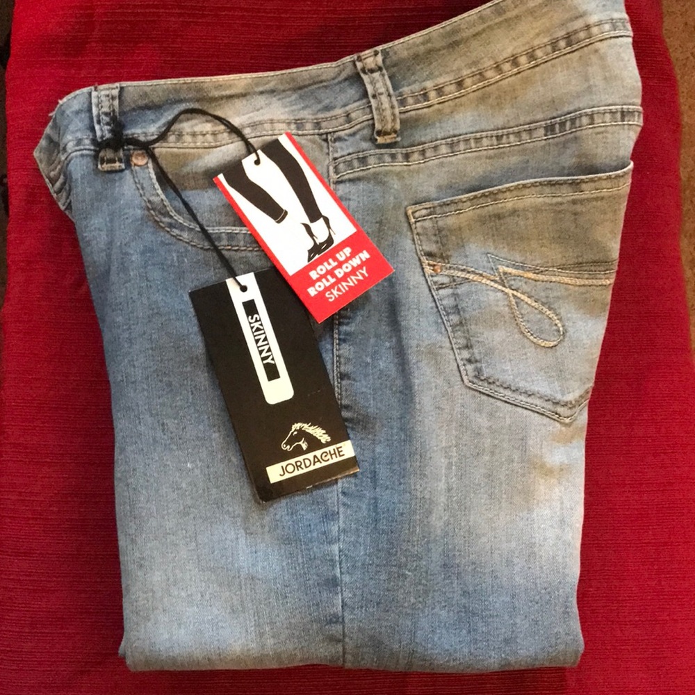 Jordache skinny jeans size 8 NWT!  Excellent condition